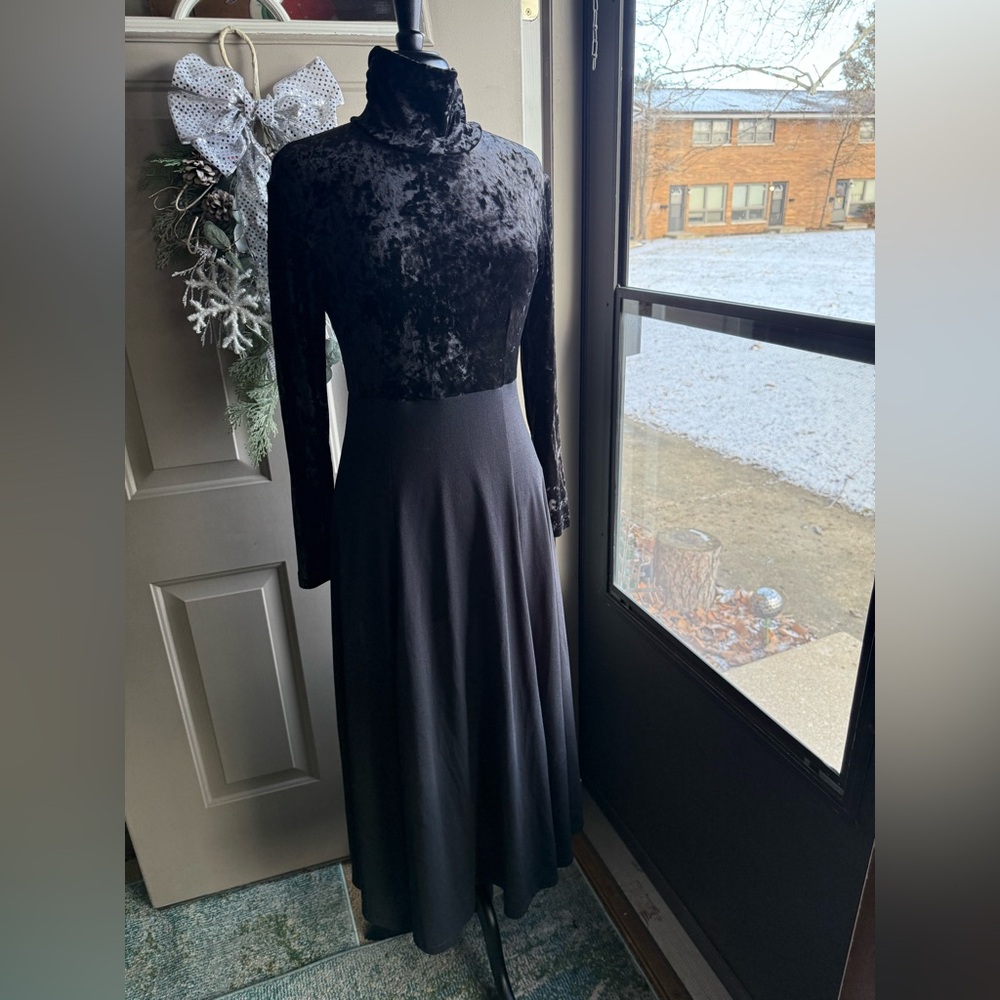 Vintage 80s Tapemeasure black velvet turtleneck maxi ballet dress, size large